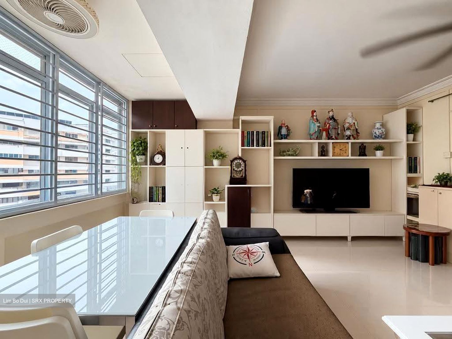 Blk 556 Jurong West Street 42 (Jurong West), HDB Executive #635387601